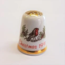 Caverswall Thimble Christmas 1990