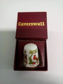 Caverswall Thimble Christmas 1983