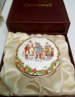 Caverswall Lidded Pot Christmas 1980