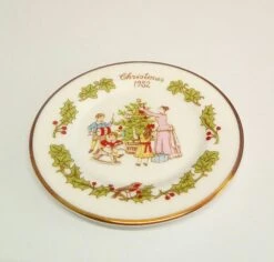 Caverswall Miniature Plate Christmas 1982