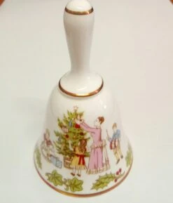 Caverswall Bell Christmas 1982