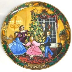 Royal Copenhagen Christmas Plate 1996 'The Christmas Tree'