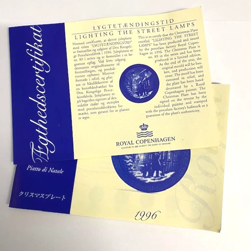 Royal Copenhagen Christmas Plate 1996 'Light The Street Lamps' 5 Royal Copenhagen Christmas Plate 1996 'Light The Street Lamps' - Image 3