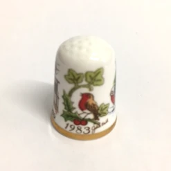 Caverswall Thimble Christmas 1983 -Spode Xmas Store Picture14 1562851042