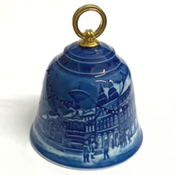 Bing & Grondahl Christmas Bell 1993 'Santa In Copenhagen'