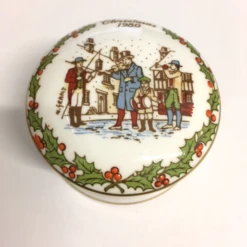 Caverswall Lidded Pot Christmas 1980 -Spode Xmas Store Picture25 1562860219