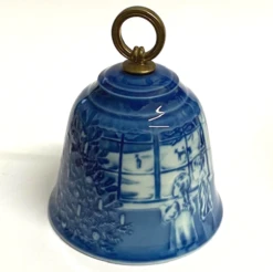 Bing & Grondahl Christmas Bell 1997 'Country Christmas'