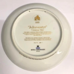 Royal Copenhagen Christmas Plate 1995 'Christmas Tales' -Spode Xmas Store Picture62 1612544612