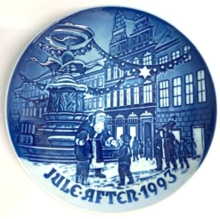Bing & Grondahl Christmas Plate 1993 'Amager Square'