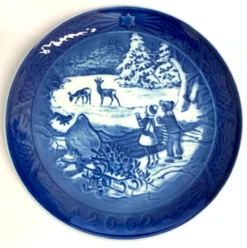 Royal Copenhagen Christmas Plate 2002 'Winter In Forest' No Box