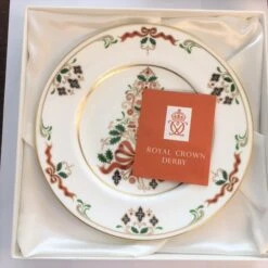 Royal Crown Derby Ribbons & Bows Christmas 8.5" Plate -Spode Xmas Store image52058 1536238779