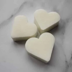 English Soap Co. Guest Heart Soaps 'A White Christmas' -Spode Xmas Store naked guest 768x768 1638289964