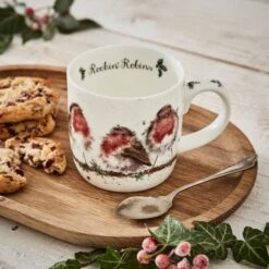 Wrendale Christmas Single Mug Rockin' Robins -Spode Xmas Store wrendale rockin robins mug mmph5629 xt lifestyle 3 1666102478